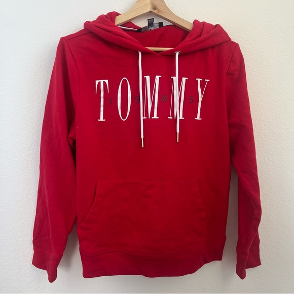 Red tommy hoodie - Picture 1 of 3